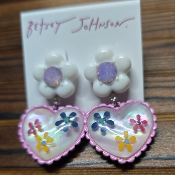 Betsey Johnson Flower Drop Earrings! - Picture 8 of 16